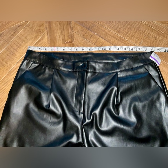 Ellen Tracy Pleated Faux Leather Black Pants - size XL - NWT - Classic & Comfy - Picture 7 of 13